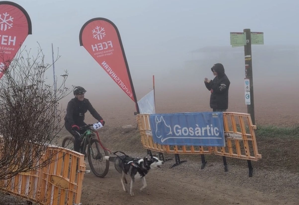 Un día de niebla, frío y mucha acción: grabando el Campeonato de Cataluña de Múixing en Santpedor